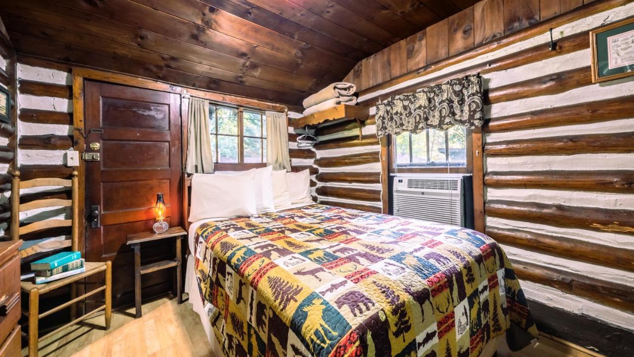 Log Cabin Motor Court Asheville Luaran gambar