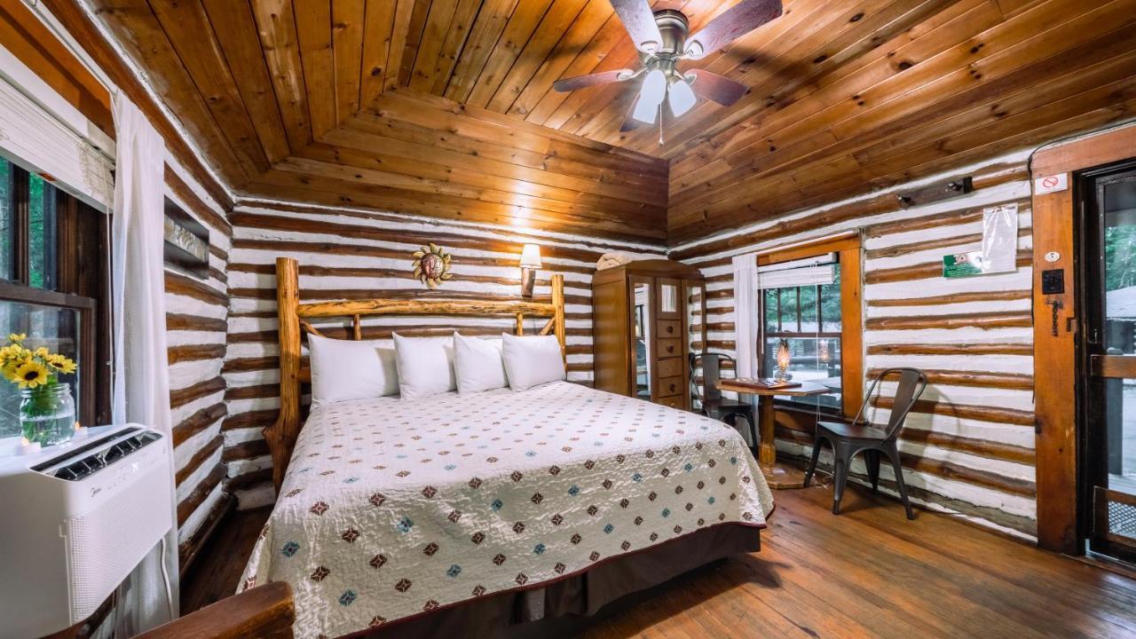 Log Cabin Motor Court Asheville Luaran gambar