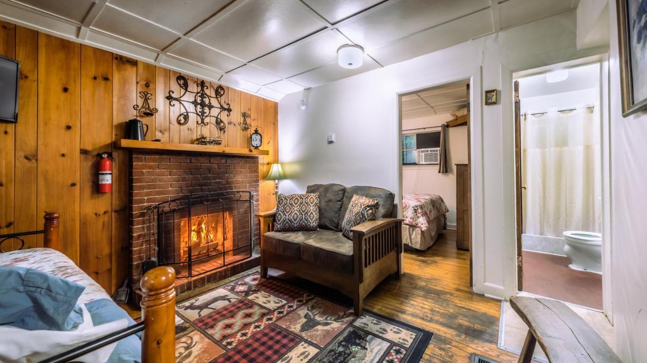 Log Cabin Motor Court Asheville Luaran gambar