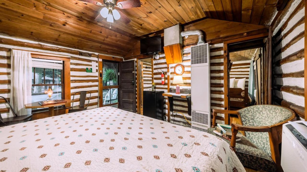 Log Cabin Motor Court Asheville Luaran gambar