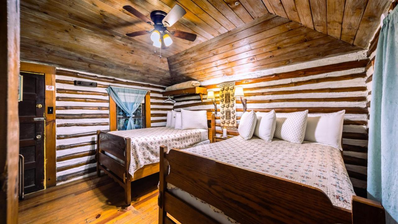 Log Cabin Motor Court Asheville Luaran gambar