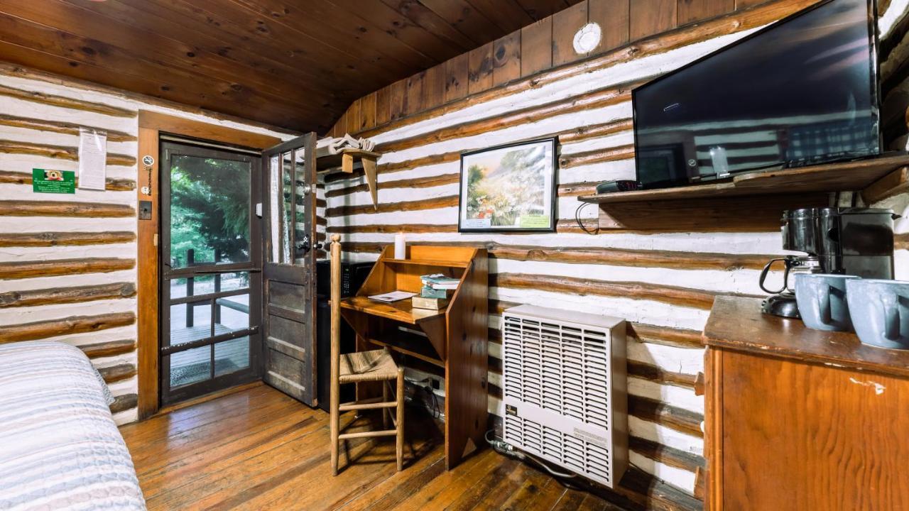 Log Cabin Motor Court Asheville Luaran gambar
