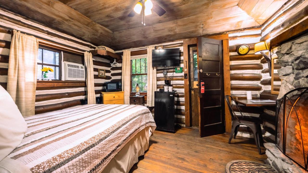 Log Cabin Motor Court Asheville Luaran gambar