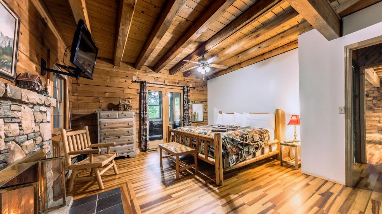 Log Cabin Motor Court Asheville Luaran gambar